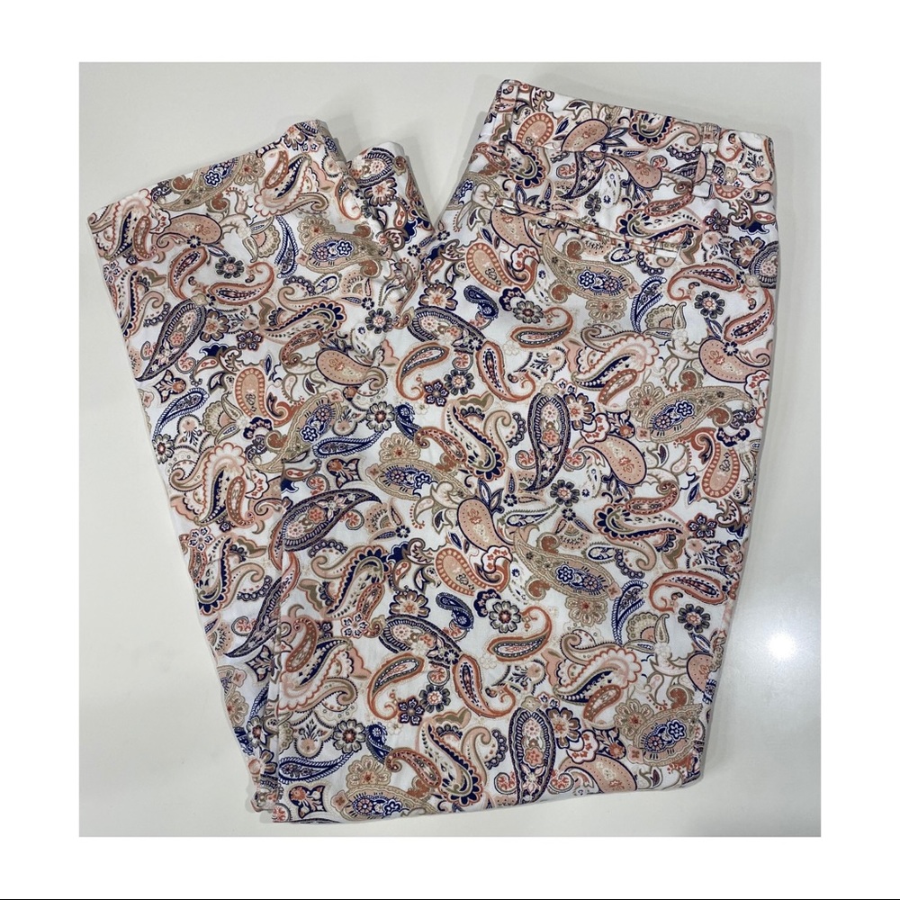 Women’s Sportscraft cropped Capri length pants paisley print size 10 zip button - Picture 3 of 10